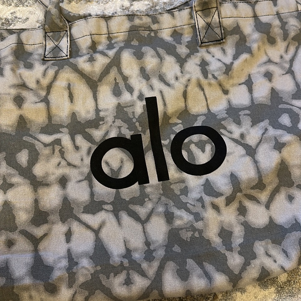 NEW ALO YOGA TOTE BAG - Picture 4 of 6